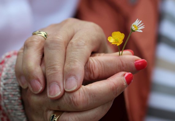 Alzheimer Hamburg | Menschen mit Demenz zu Hause begleiten – Schulung für neue …
